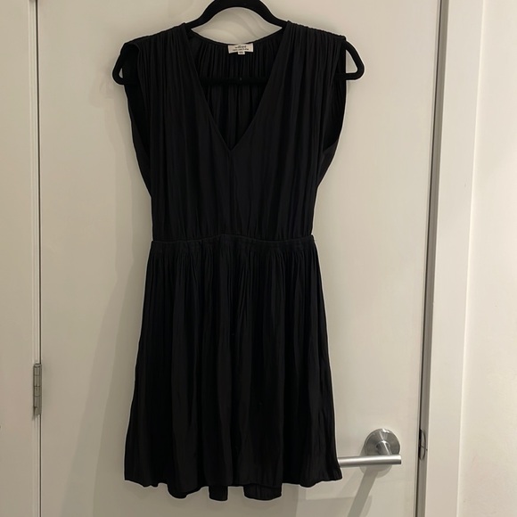 Aritzia dress - Picture 1 of 4